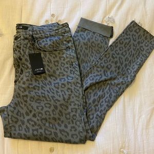 Joe’s Jeans Leopard Print Jeans size 32
